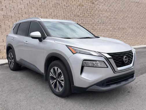 Brilliant Silver Metallic 2023 Nissan Rogue SV