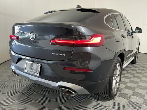 2023 BMW X4 xDrive30i