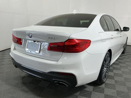 2019 BMW 530 530i
