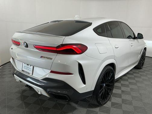 2022 BMW X6 M50i