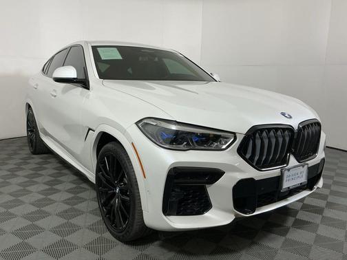 2022 BMW X6 M50i