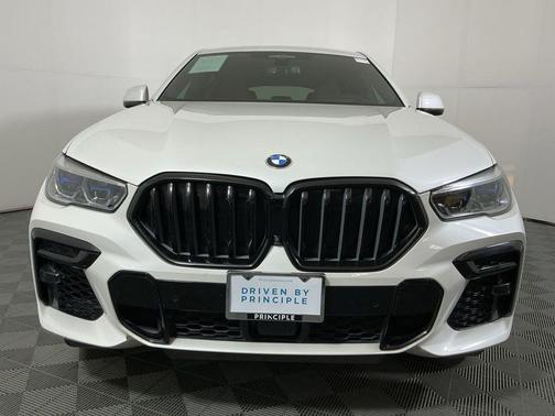2022 BMW X6 M50i