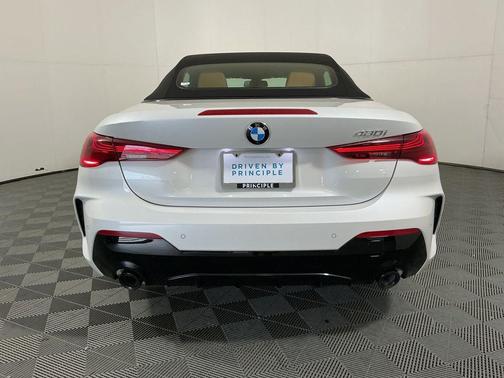 Mineral White Metallic 2026 BMW 430 i