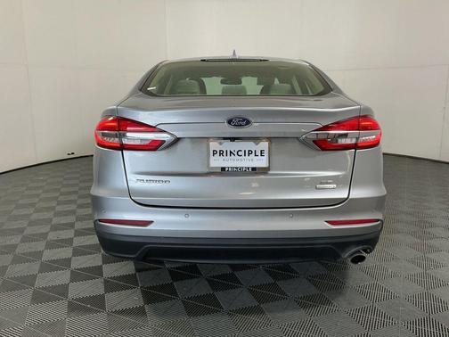 Iconic Silver Metallic 2020 Ford Fusion SE