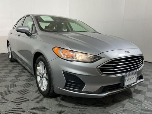 Iconic Silver Metallic 2020 Ford Fusion SE