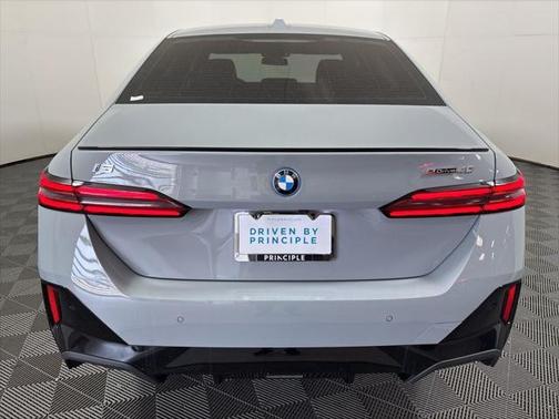 2025 BMW i5 eDrive40