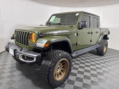 Sarge Green Clearcoat 2022 Jeep Gladiator Sport