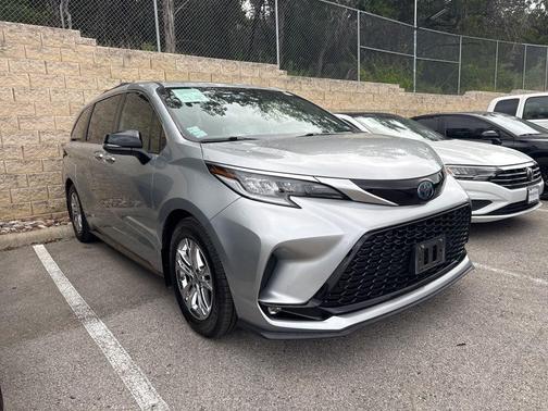 Celestial Silver Metallic 2023 Toyota Sienna XSE 7 Passenger