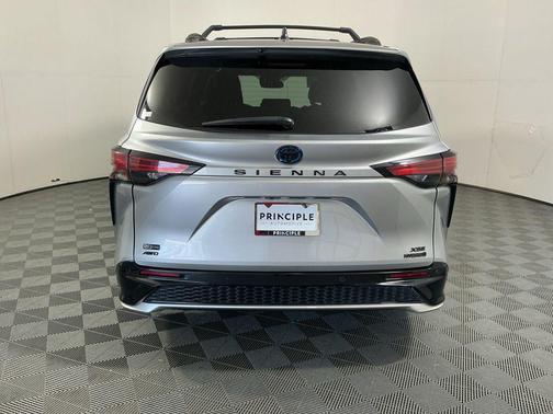 Celestial Silver Metallic 2023 Toyota Sienna XSE 7 Passenger