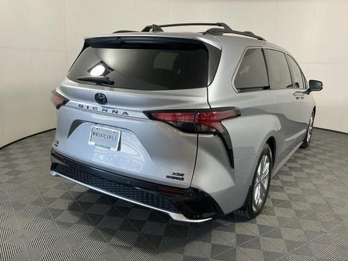 Celestial Silver Metallic 2023 Toyota Sienna XSE 7 Passenger