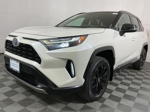 2022 Toyota RAV4 Hybrid SE
