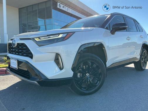 2022 Toyota RAV4 Hybrid SE