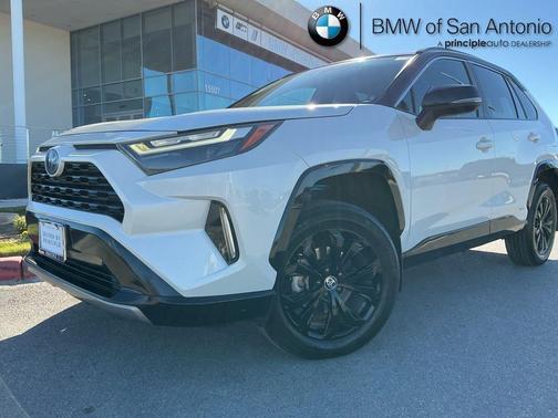 2022 Toyota RAV4 Hybrid SE