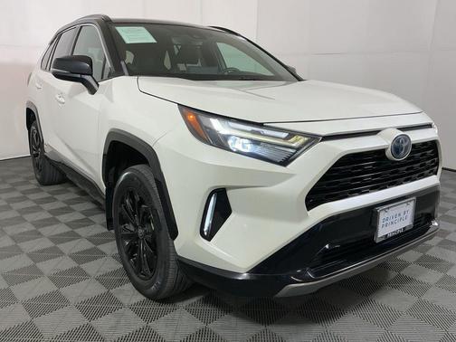 2022 Toyota RAV4 Hybrid SE