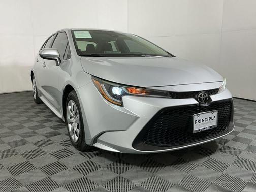Classic Silver Metallic 2021 Toyota Corolla LE