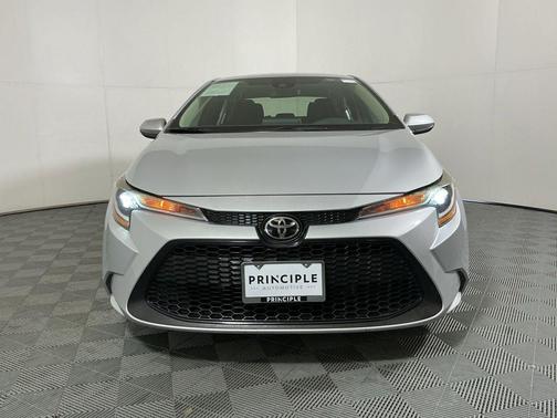 Classic Silver Metallic 2021 Toyota Corolla LE