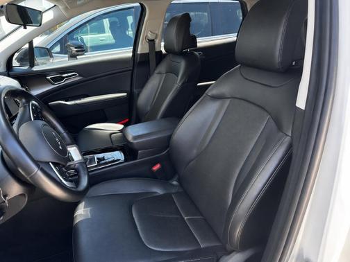 Ebony Black 2023 Kia Sportage EX