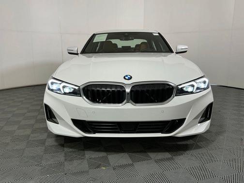 Alpine White 2025 BMW 330 330i