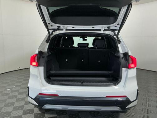 Alpine White 2024 BMW X1 xDrive28i