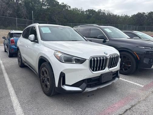 Alpine White 2024 BMW X1 xDrive28i
