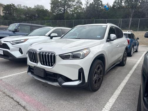 Alpine White 2024 BMW X1 xDrive28i