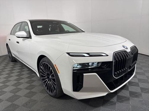 2025 BMW 740 i xDrive