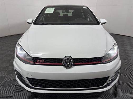 2017 Volkswagen Golf GTI 2.0T SE 4-Door