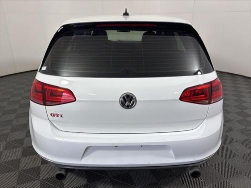 2017 Volkswagen Golf GTI 2.0T SE 4-Door