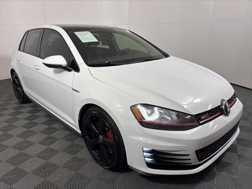 2017 Volkswagen Golf GTI 2.0T SE 4-Door