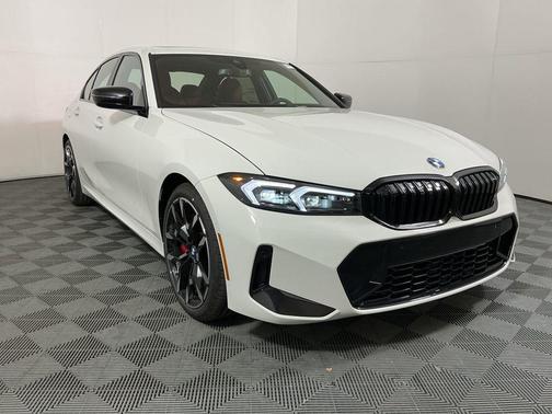 Alpine White 2026 BMW 330 330i