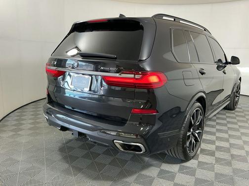 Black Sapphire Metallic 2019 BMW X7 xDrive50i