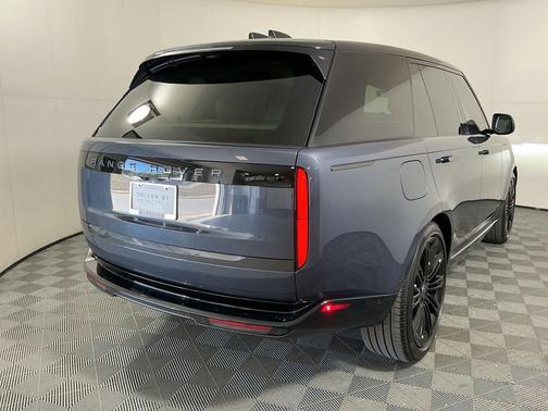 2025 Land Rover Range Rover P530 SE