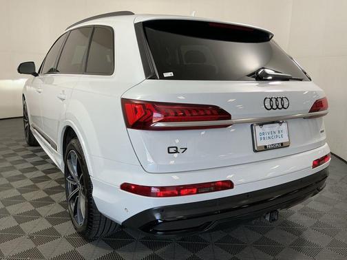 2021 Audi Q7 55 Premium Plus