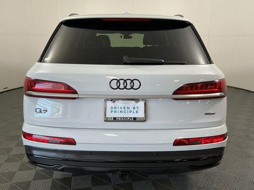 2021 Audi Q7 55 Premium Plus