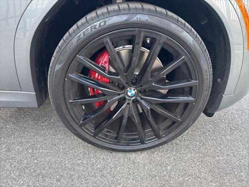 2025 BMW X6 xDrive40i