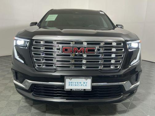 2024 GMC Acadia Denali