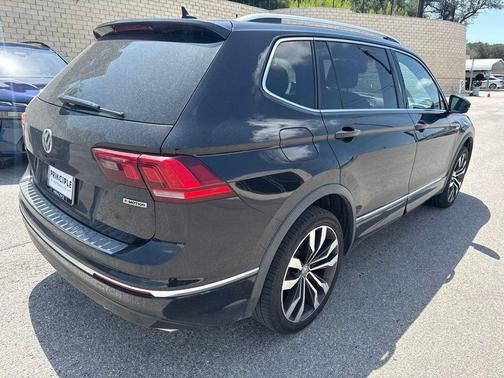 Deep Black 2020 Volkswagen Tiguan 2.0T SEL R-Line 4MOTION