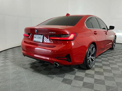 Melbourne Red Metallic 2021 BMW 330 330i