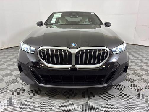 Black Sapphire Metallic 2026 BMW 530 530i