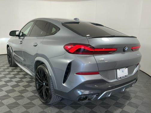 2025 BMW X6 M60i
