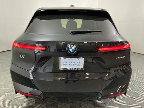 2026 BMW iX xDrive45