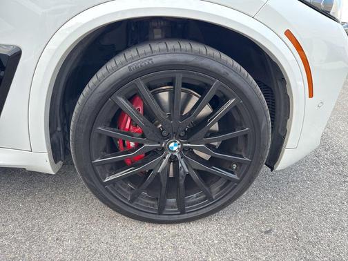 2024 BMW X5 M60i