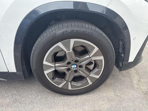 Alpine White 2025 BMW X1 xDrive28i