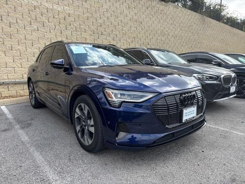 2022 Audi e-tron Premium