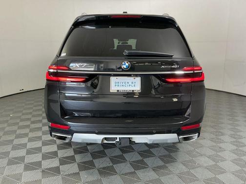 Black Sapphire Metallic 2025 BMW X7 xDrive40i