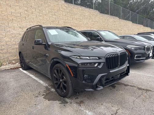 Black Sapphire Metallic 2025 BMW X7 xDrive40i