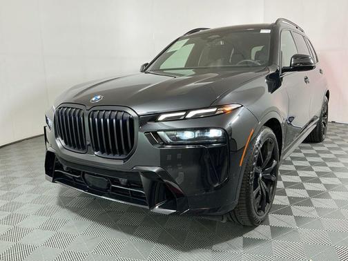 Black Sapphire Metallic 2025 BMW X7 xDrive40i
