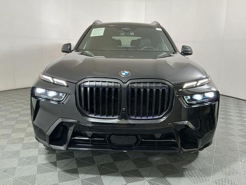 Black Sapphire Metallic 2025 BMW X7 xDrive40i