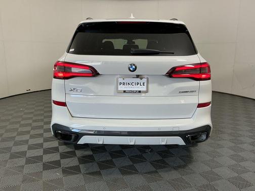 Alpine White 2023 BMW X5 sDrive40i