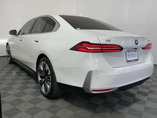 2024 BMW i5 eDrive40
